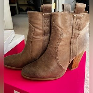 Brown woman’s ankle booties